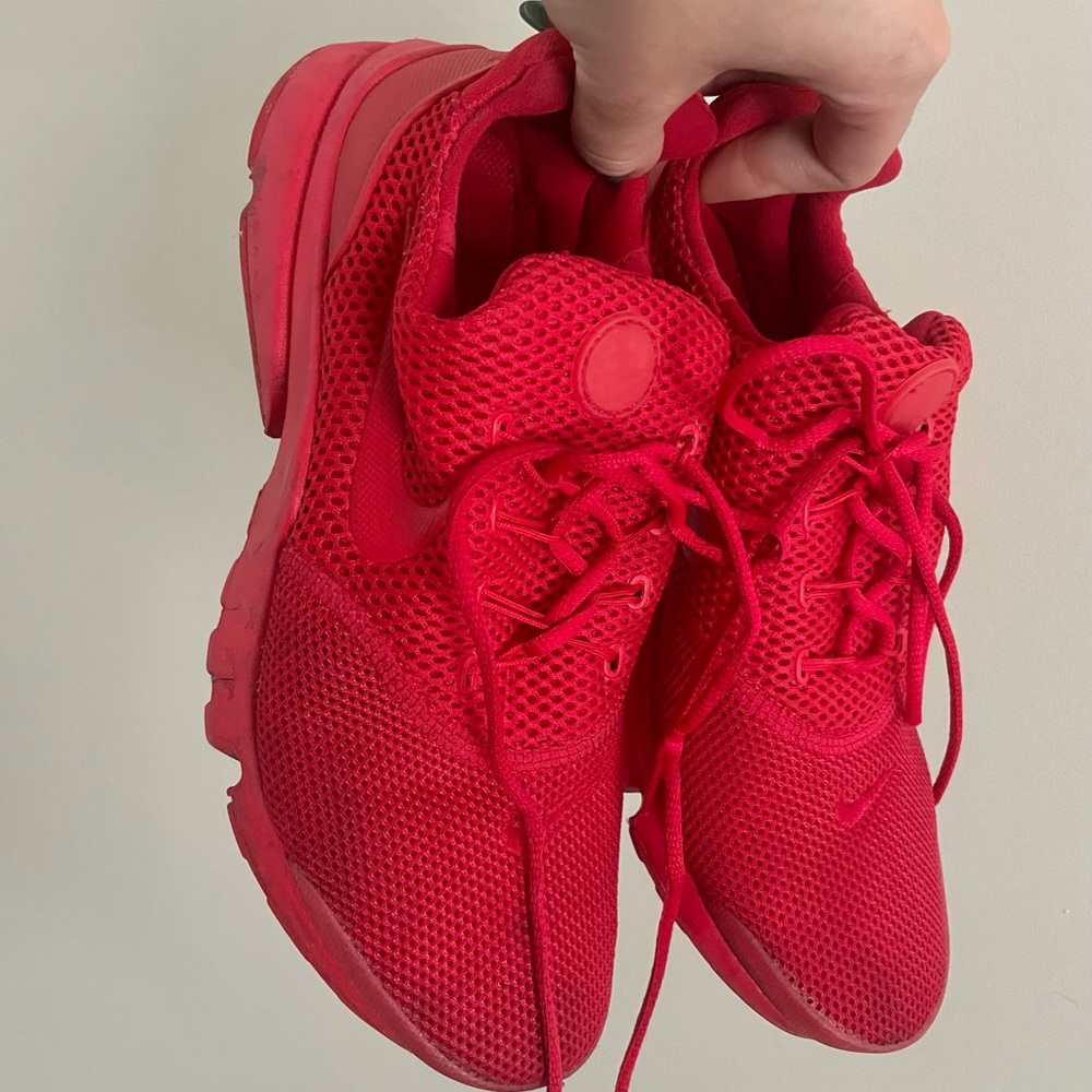 Red nikes, size 5Y!